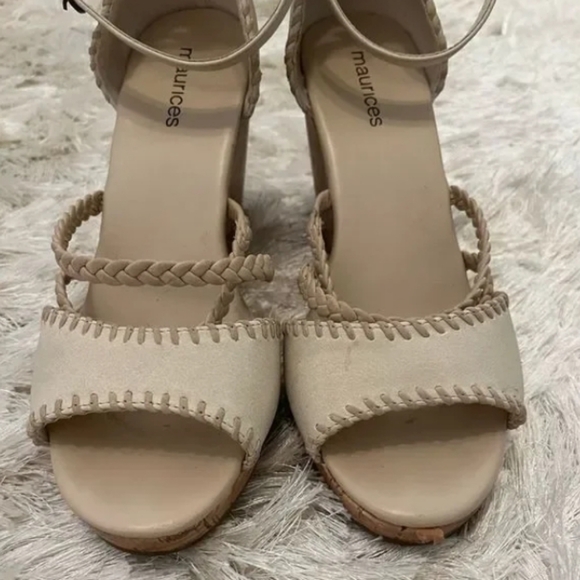 Cream wedge - Picture 2 of 4